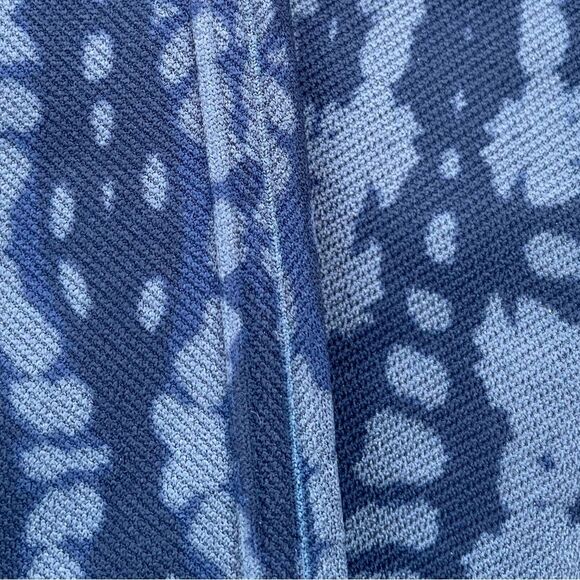 SPANX FL3515 Look At Me Now
Seamless Leggings Indigo Geo Size Large Blue Navy - Picture 8 of 12